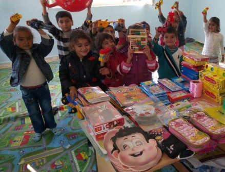 Köy Okullarına Kıyafet Kitap Yardımı (İdil-Şırnak)